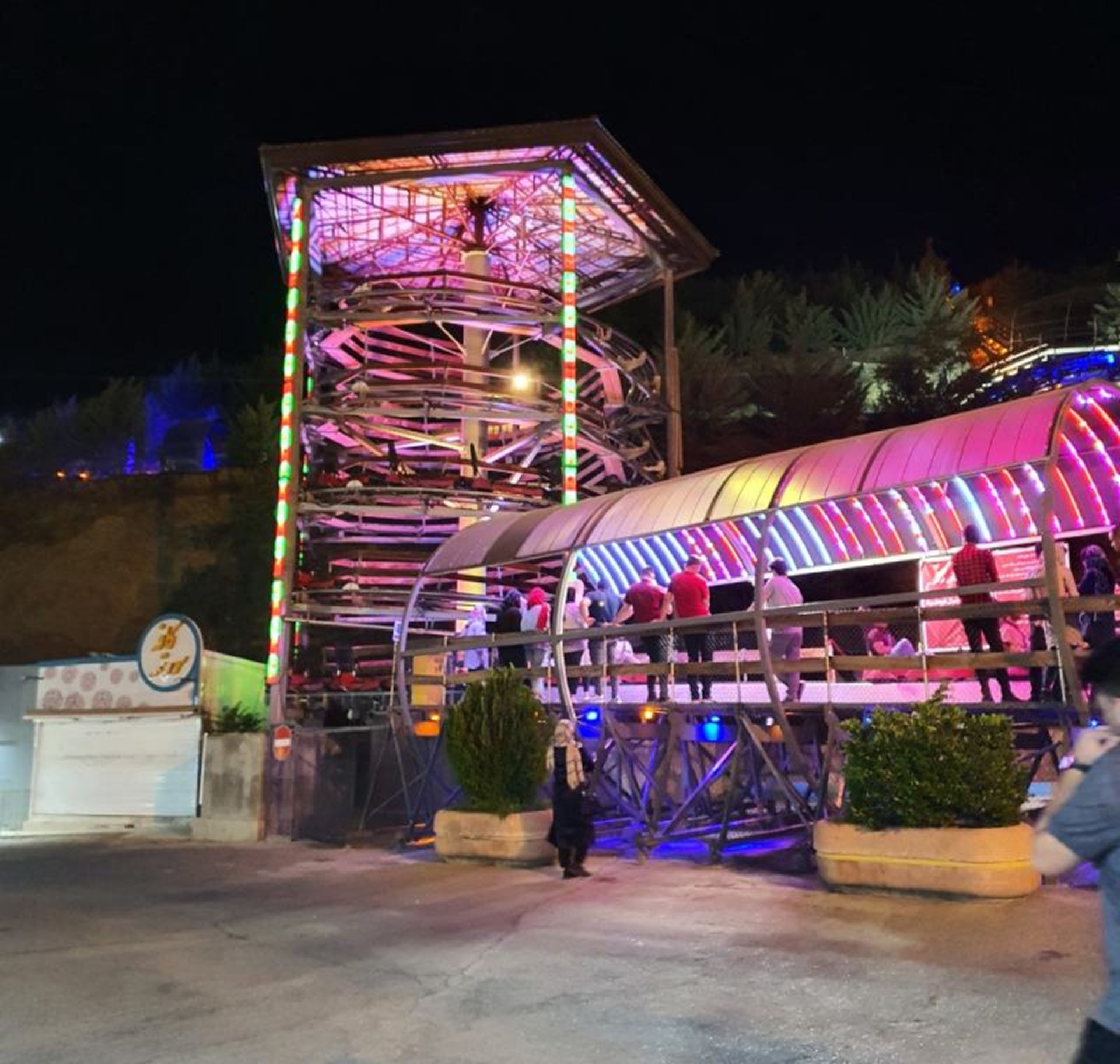 The lighting of the sledge station of Tehran resort