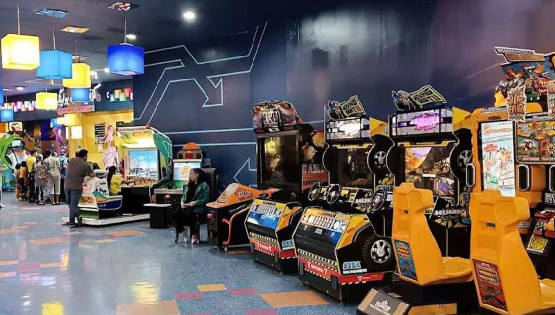 Game machines in City Center Qeshm amusement park