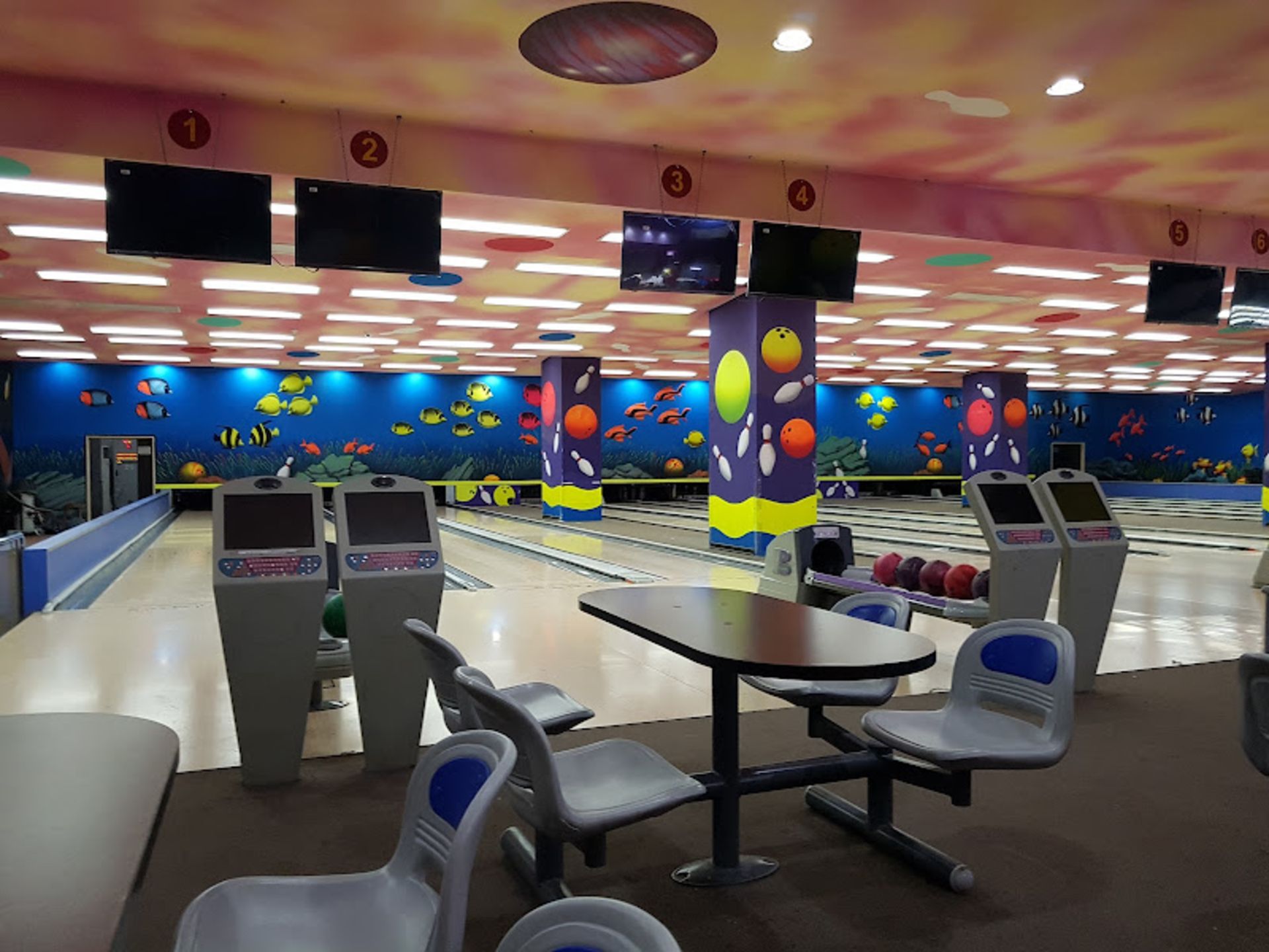 Negin Fars complex bowling hall