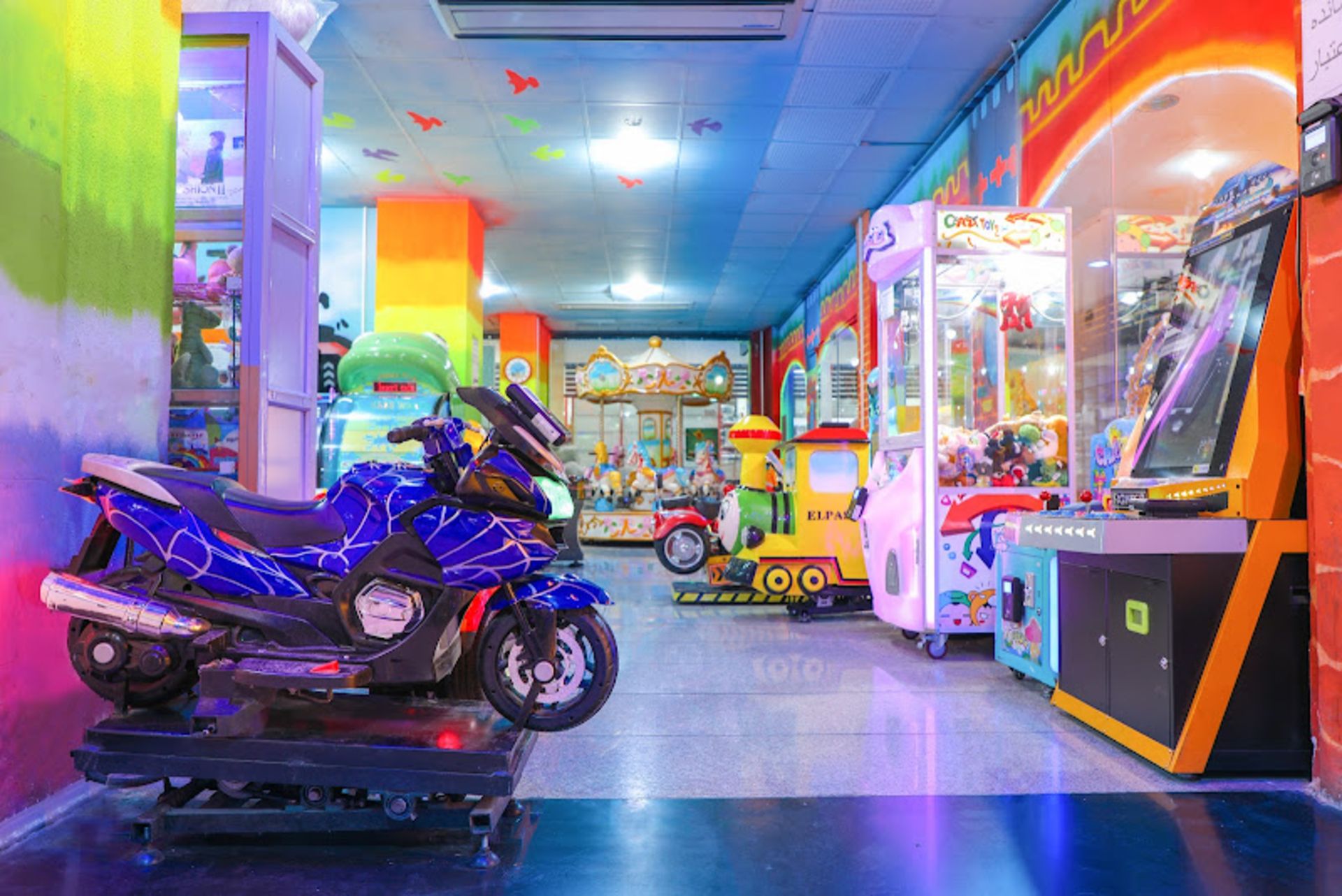 The happy atmosphere of Iran Park Shiraz amusement park