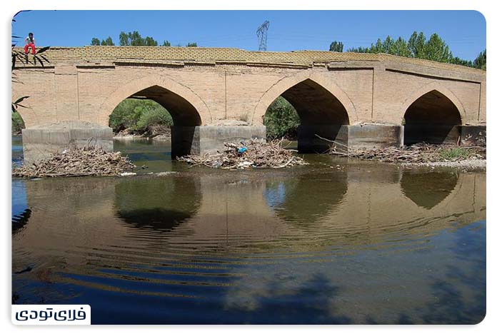 Kale Zayandeh Rood bridge