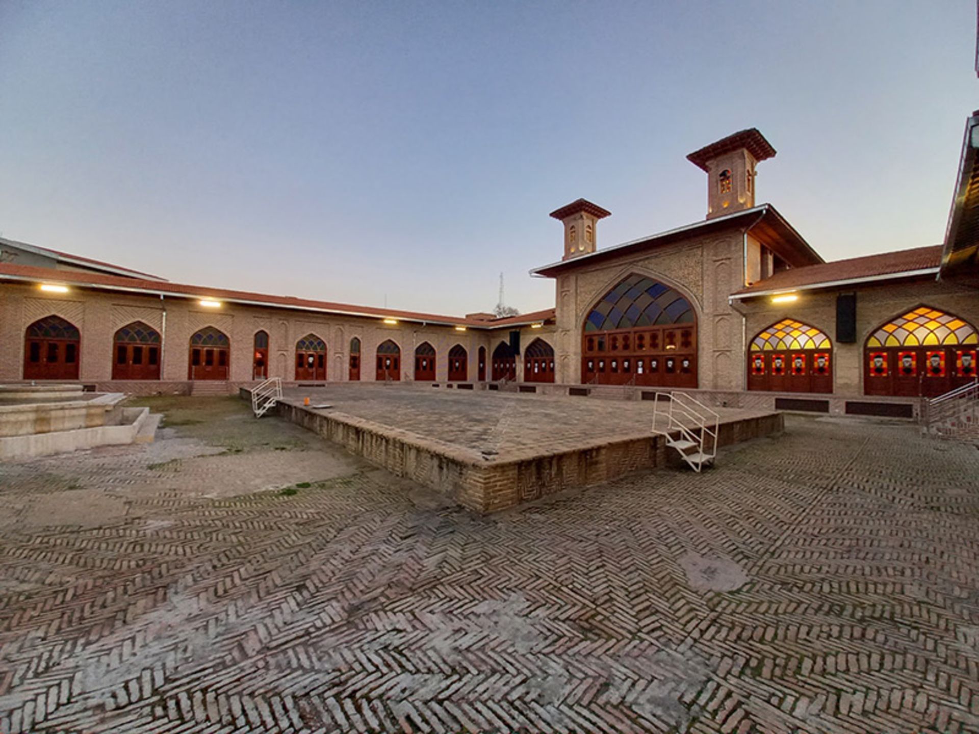 Sari Jame Mosque courtyard at sunset