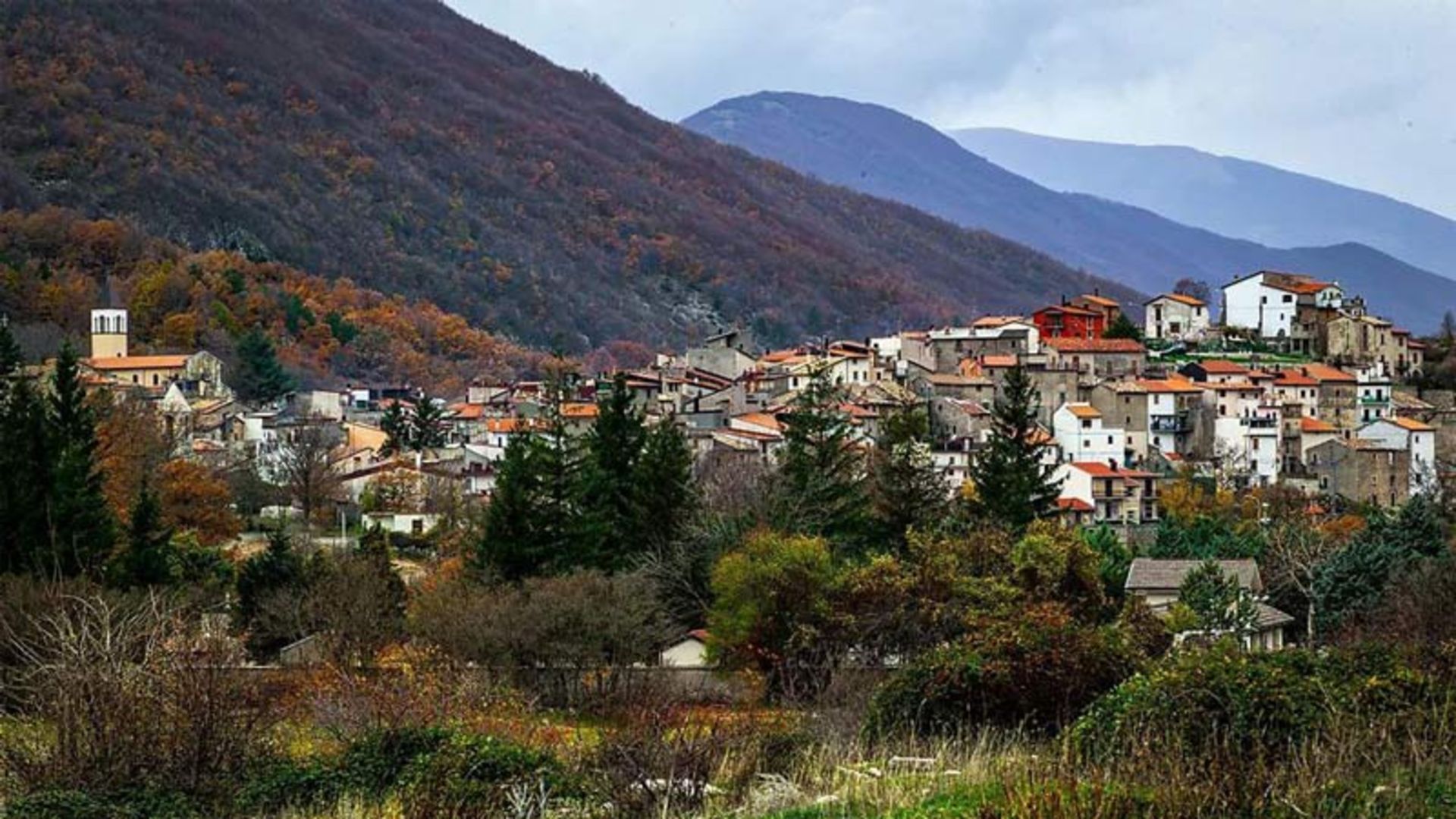 A view of the village of Villavallevona
