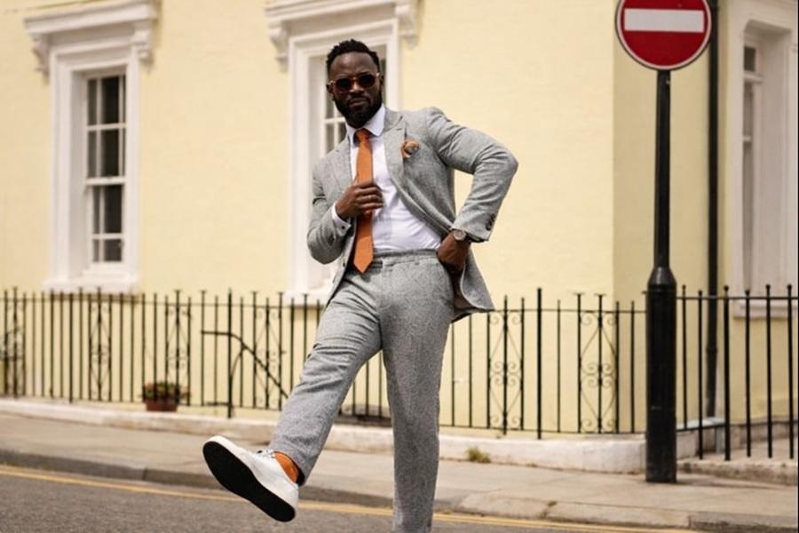 Sport suit set with casual tie