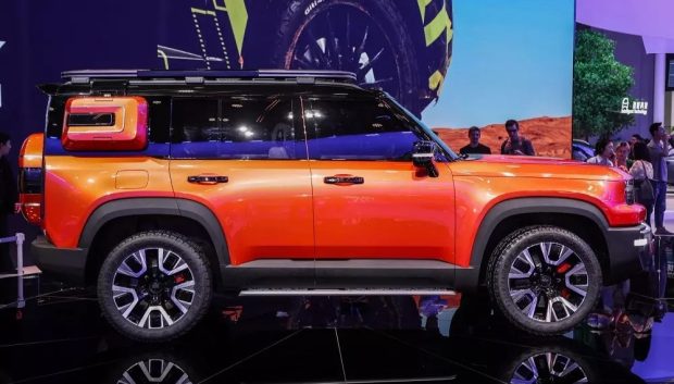 Side view of Geely Galaxy Cruiser