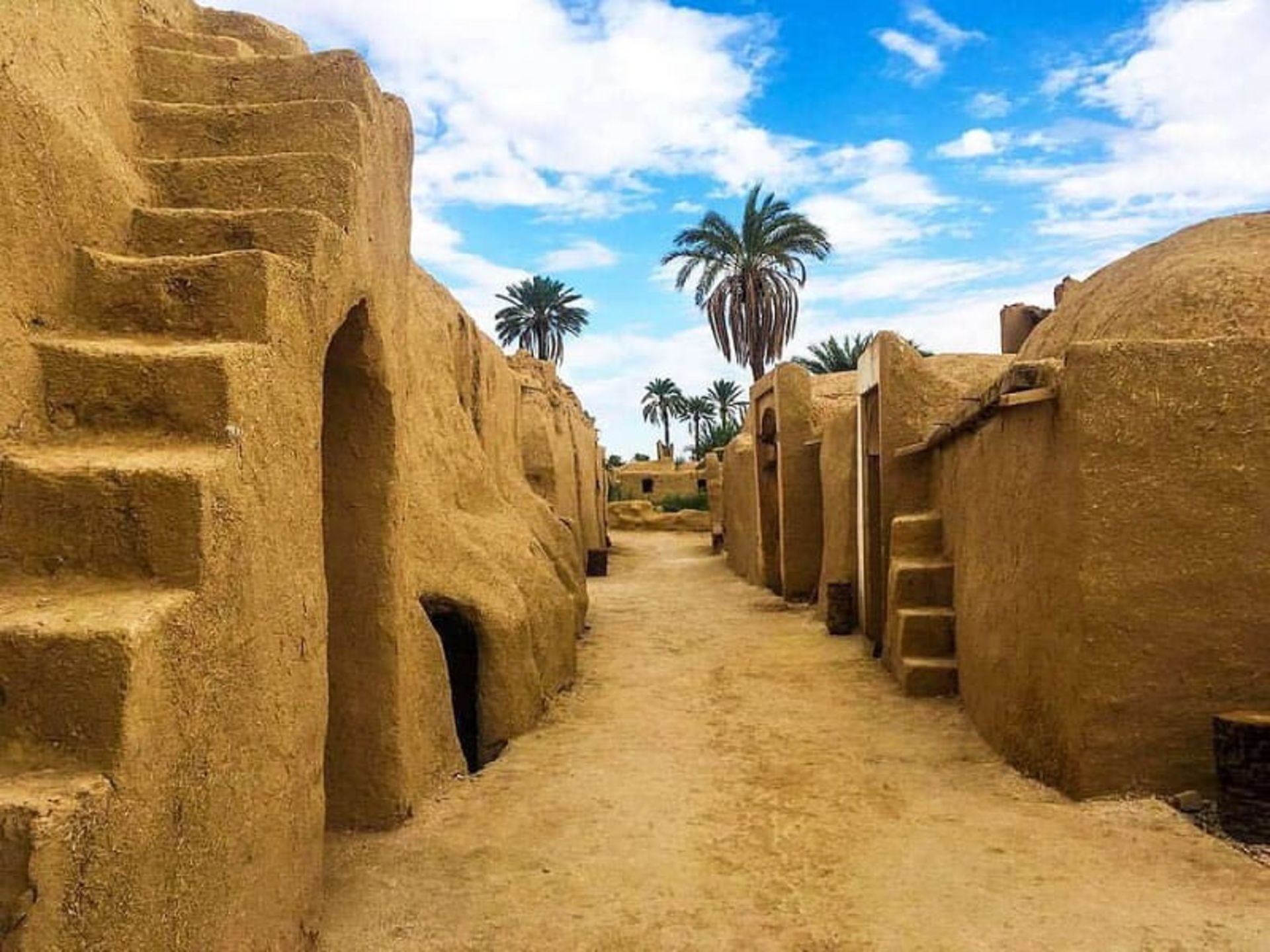 Adobe houses in Isfak village