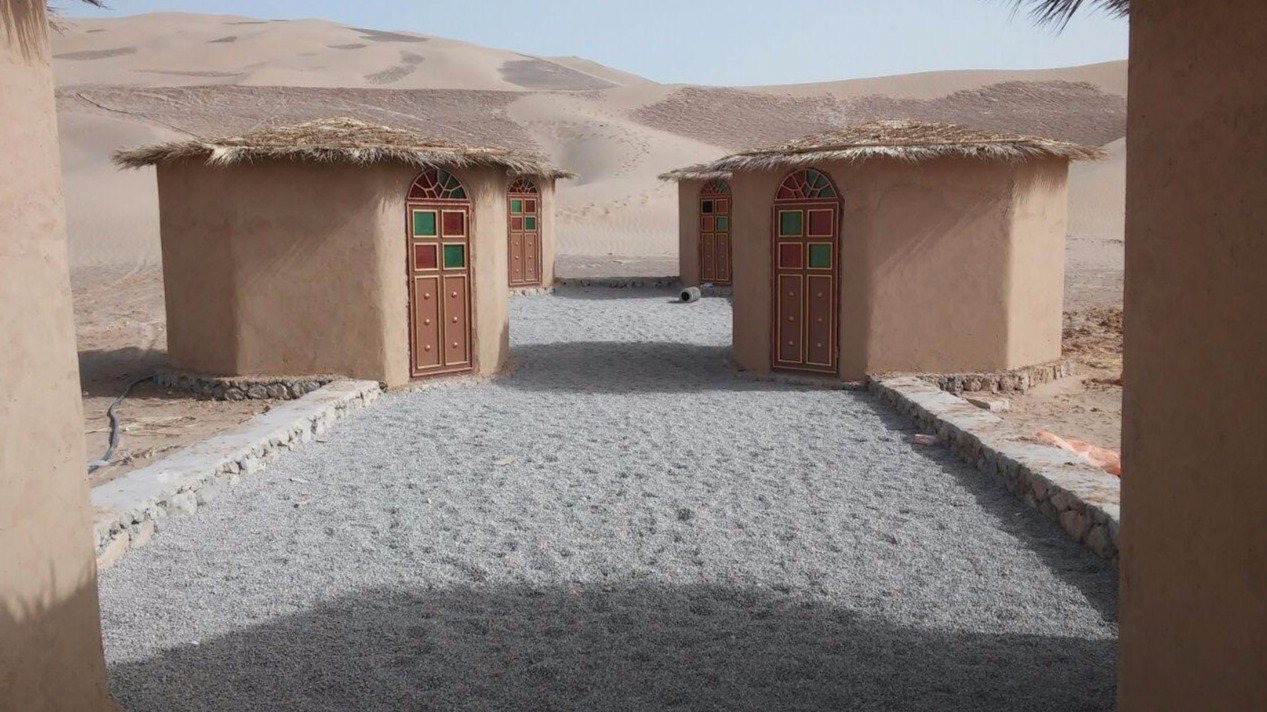 Haft Sang Desert Camp