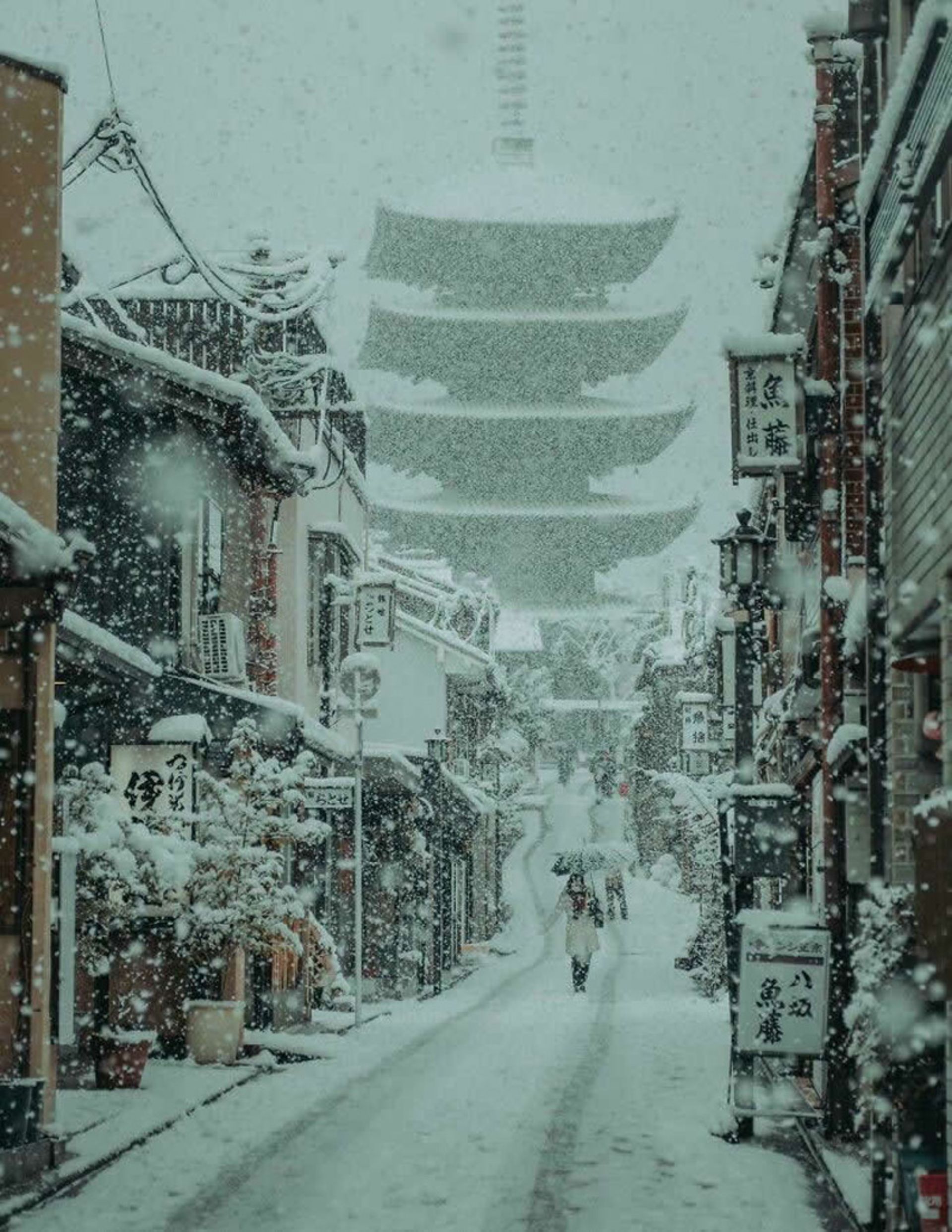 Snowy street in Kyoto