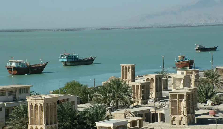 The best route from Qeshm to Kish